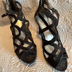 4" High Heel Criss Cross Shoe Women's 8.5